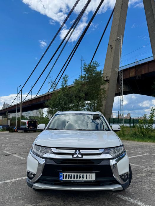 Mitsubishi Outlander 2016 (2.4 S-AWC)