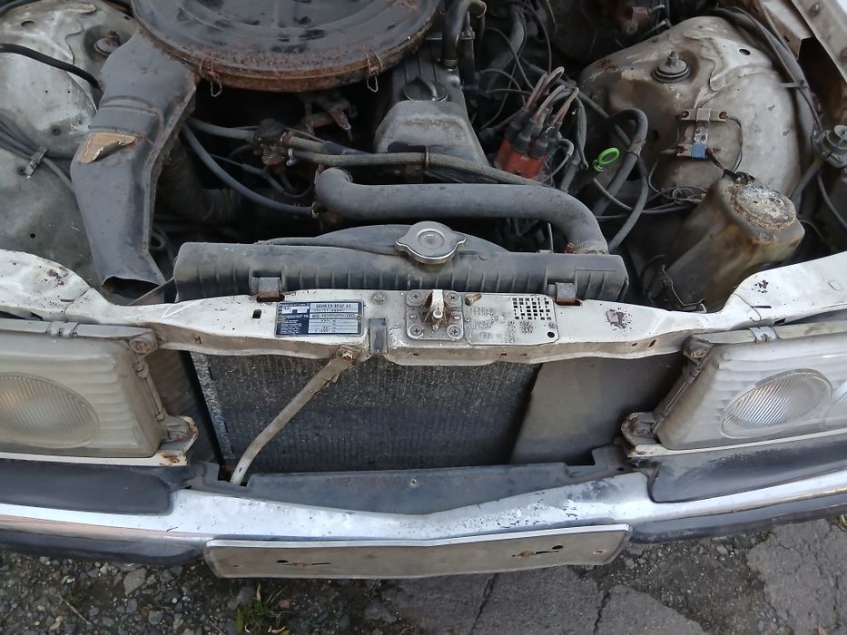 W123 2.5b Mercedes