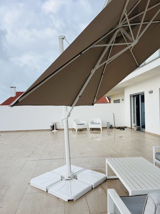 Conjunto jardim com guarda sol