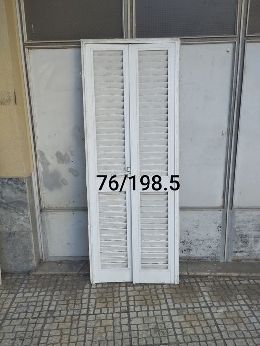 Vendo portadas em alumínio lacado branco