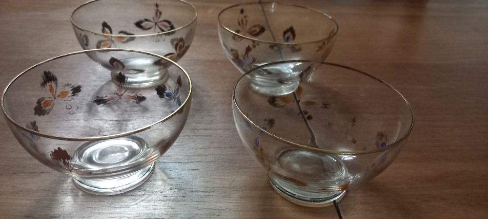 4 Taças em vidro pintadas à mão