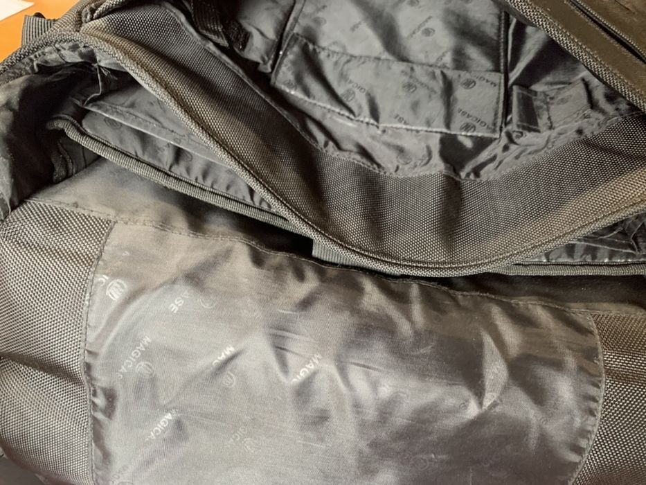 Mala para documentos e portátil