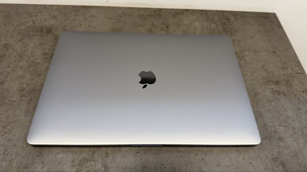 Apple MacBook Pro 16" 2018 Intel i7 16GB 512GB SSD