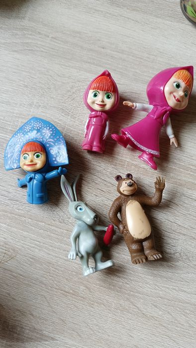 Figurki Masza i niedźwiedź