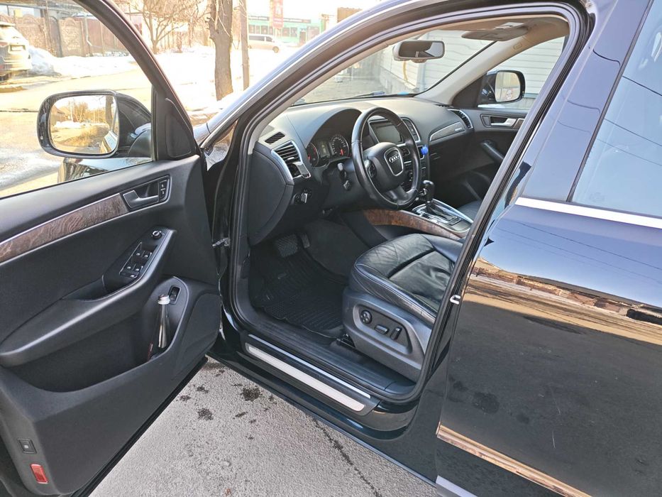 Продам AUDI Q 5 Premium