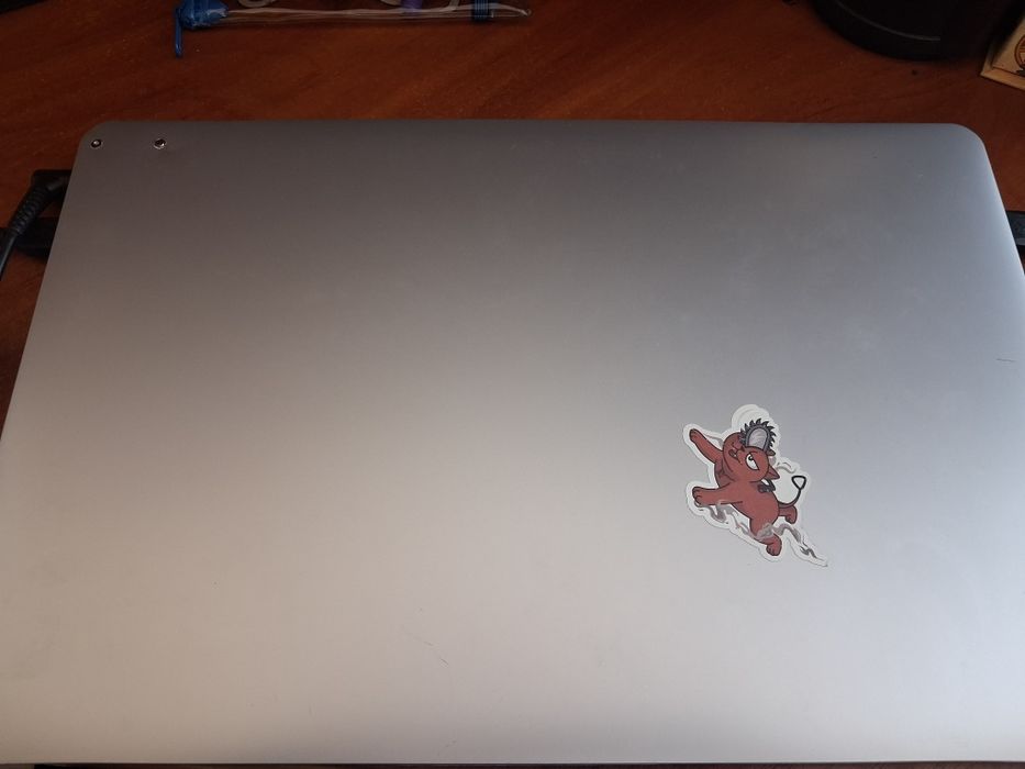 Ноутбук Lenovo з зарякткою