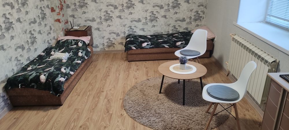 Подобова оренда однокімнатного напівособняка
