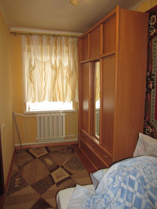 Продам  будинок по вул. В.Скринника (р-н пл.Покровської) або обміняю на 1-2 кімнатну квартиру