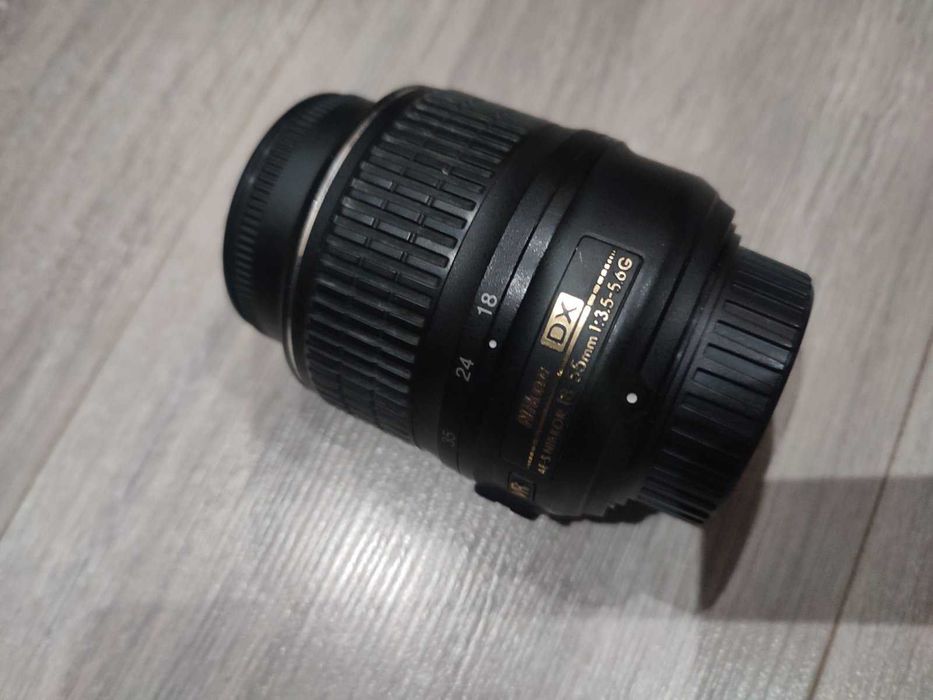 Об'єктив Nikon AF-S DX NIKKOR 18-55 мм