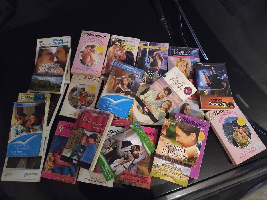 Książki Harlequin 25 sztuk za 22 PLN