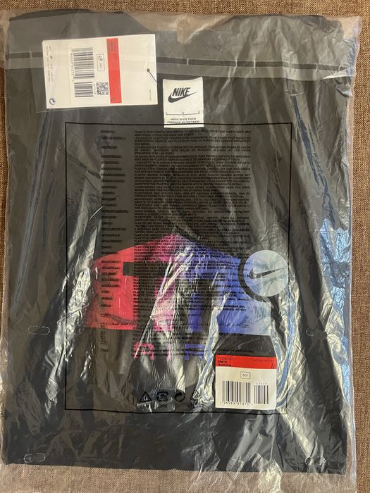 Футболка Nike Graphic T-Shirt Розміри: S.M.L Нова.Оригінал