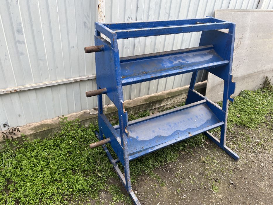 Стійка під гантелі і млинці