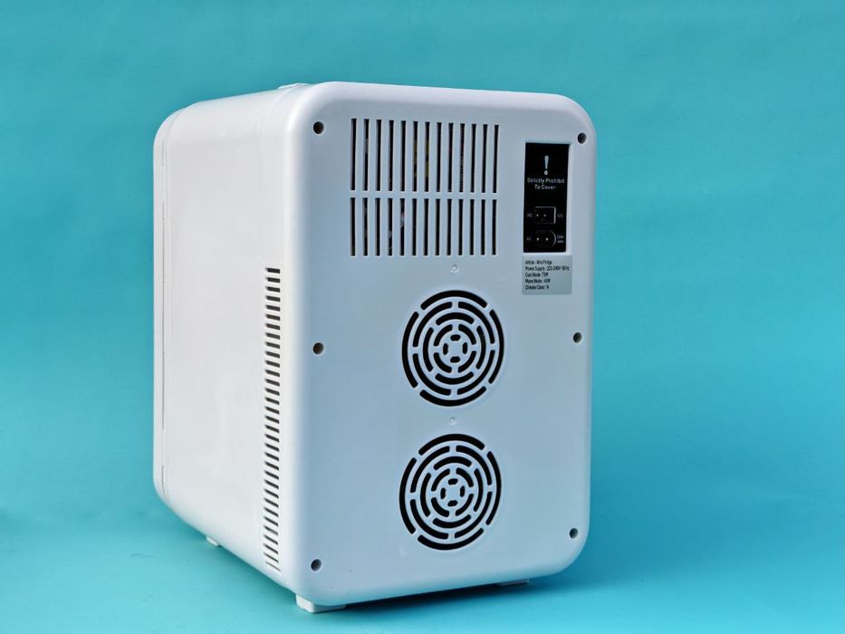 Автомобильный мини холодильник Novhome JY0801