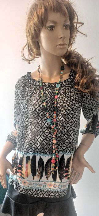 Damska bluzka z rękawami 3/4 z motywami piór