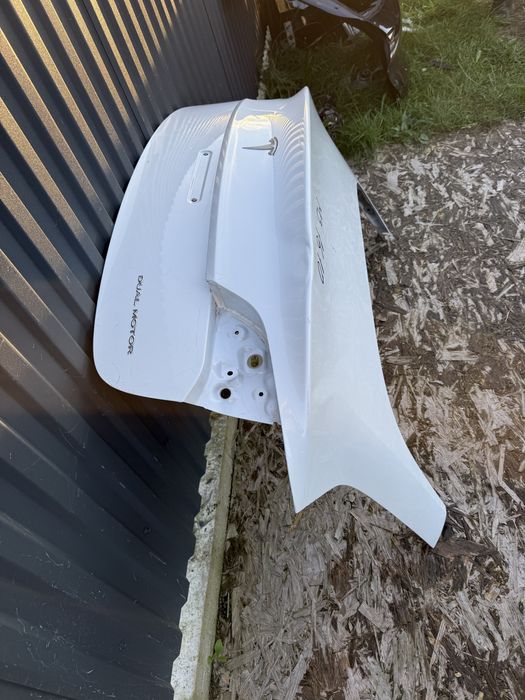 Кришка багажника Tesla model 3 M3 ляда кляпа