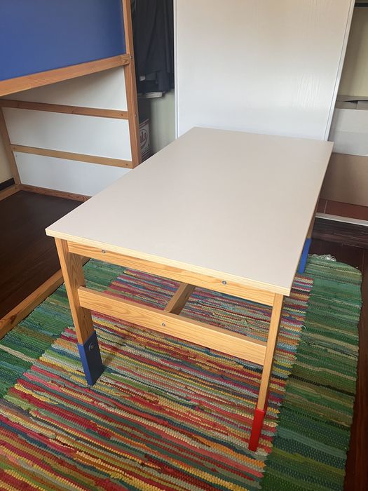 Beliche ou cama alta IKEA em madeira