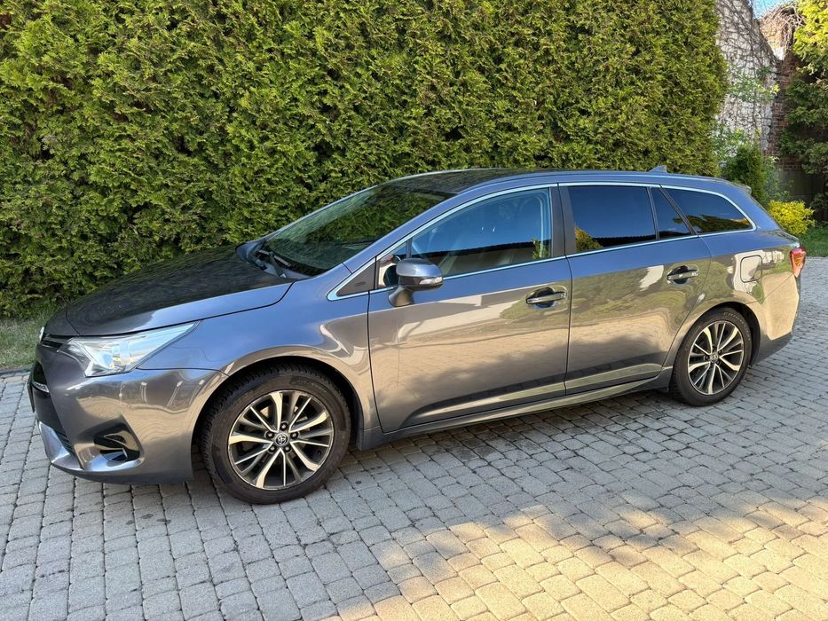 Toyota Avensis Toyota Avensis Kombi Prestige 1.8 benzyna+LPG - Doinwestowana