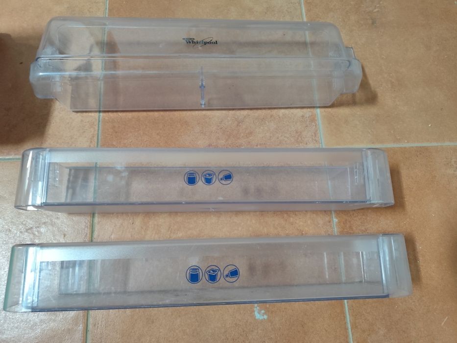 Prateleiras de frigorífico encastrado Whirlpool