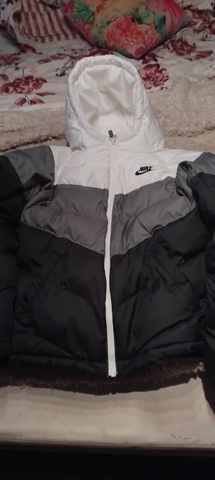 Kurtka Nike Dziewczeca
