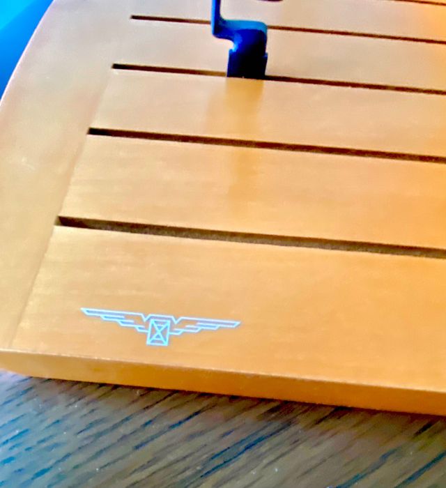 Ekspozytor Longines.