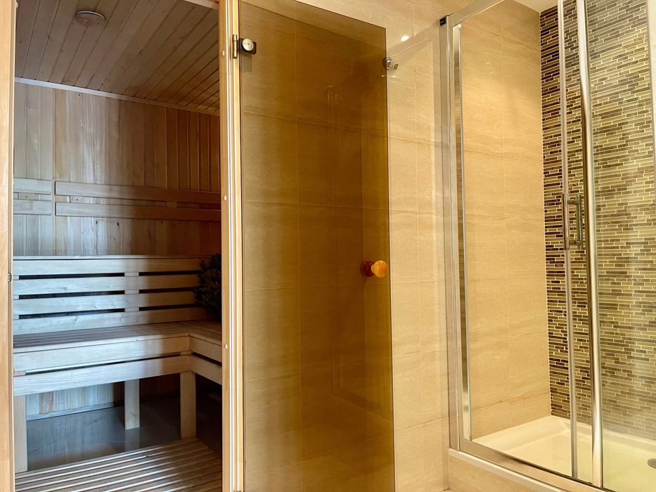 Лісники. КМ Зелений Гай. Будинок з басейном та панорамним краєвидом!