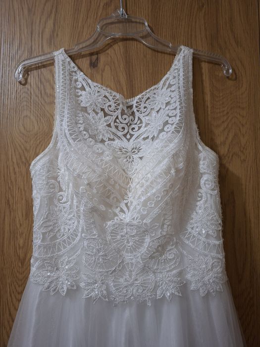 Biała suknia ślubna