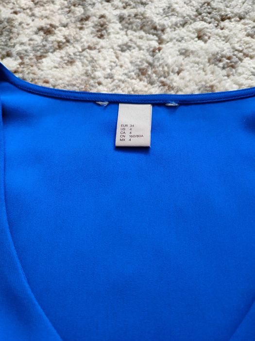 Bluzka H&M kolor niebieski kobaltowym rozmiar 34/36