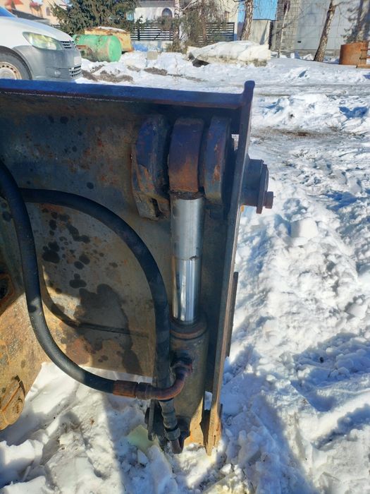 Продам фронтальний навантажувач