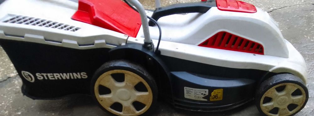 Corta relvas elétrica 15€