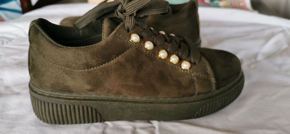 Ténis de senhora camurça verde seco