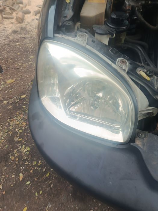 Hyundai Santa fe z 2002 roku lampa przednia prawa