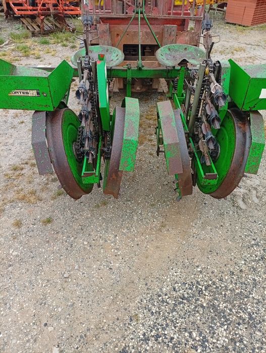 Plantador de pinças