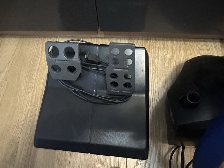 Ігровий руль Logitech Driving Force EX (thrustmaster) відео, тести