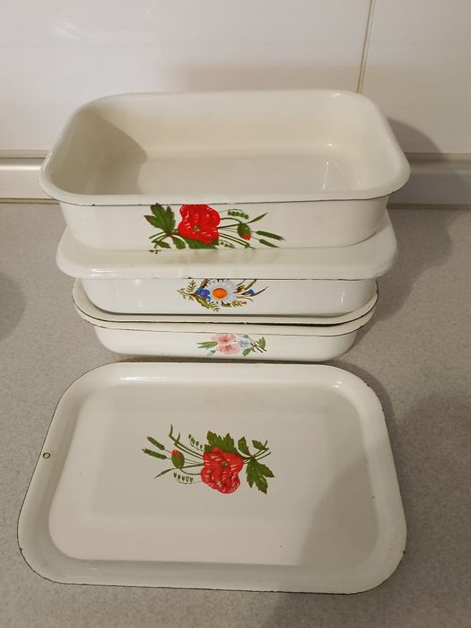 Судочки эмальовані  часів СССРдля холодцю