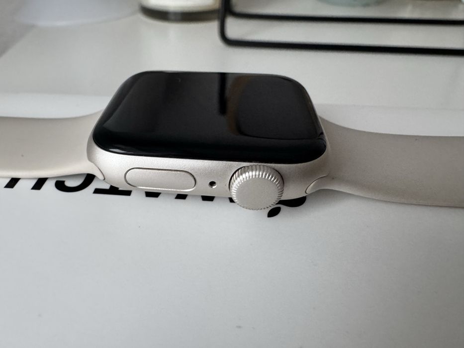 Apple Watch SE 40mm Starlight  , ідельний стан епл вотч
