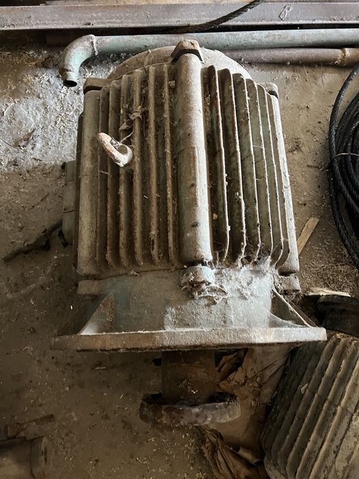 Електричний трифазний двигун