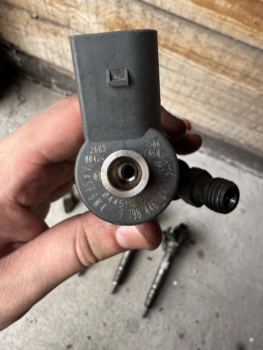 N47d20c wtryskiwacze komplet