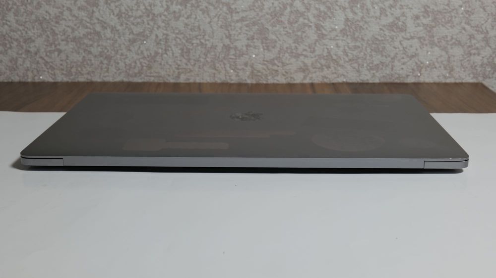  MacBook Pro 15” A1707 (2017) • i7 • 16GB • 500GB SSD #70