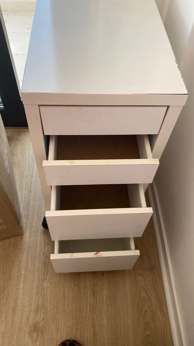 Mini cómoda com 3 gavetas