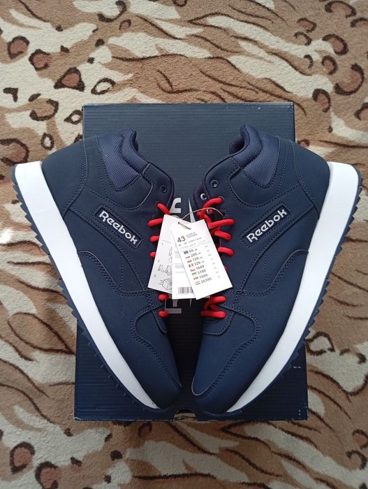Reebok rozmiar 43 nowe i oryginalne