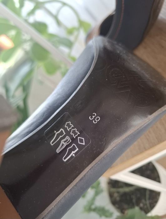 Okaxja ! czułenka 38 skórzane Milano szpilki 10 cm Hit na codzień