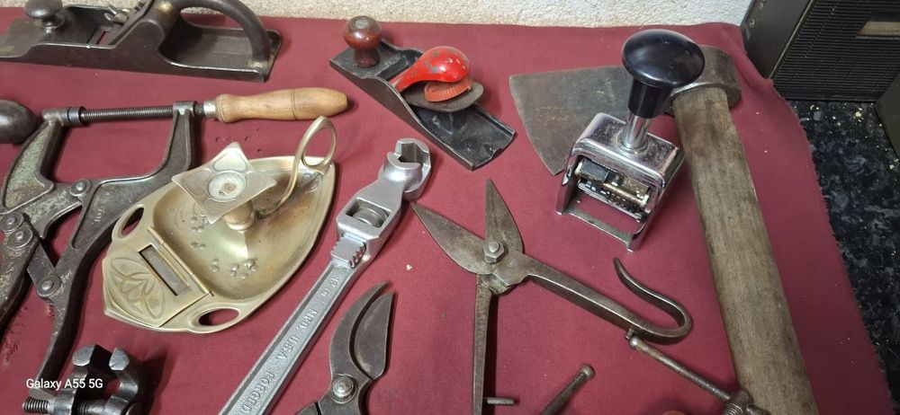 várias ferramentas antigas ( veja a descrição)