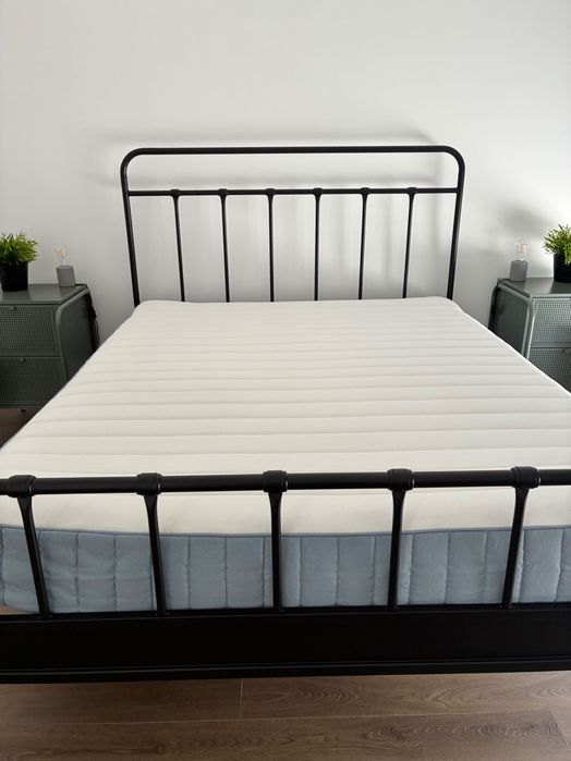 Estrutura de Cama + Colchão, Novos Ikea