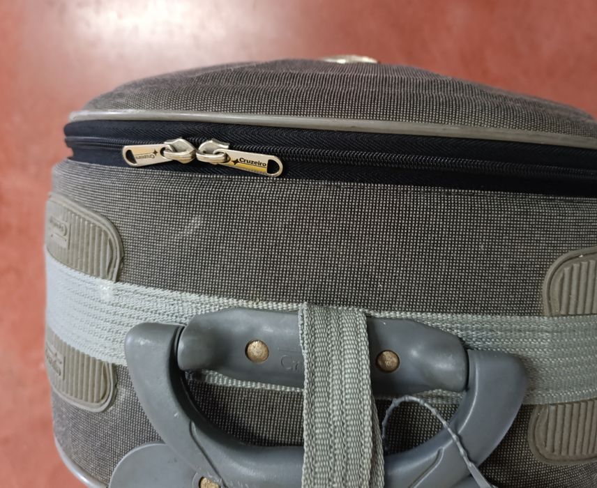 Mala de Viagem Cinzento