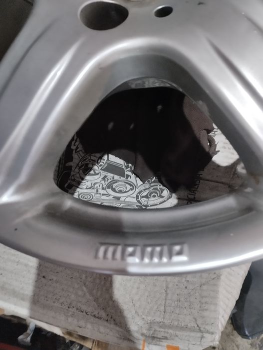 Jantes Momo 15" - 4x100 reparadas