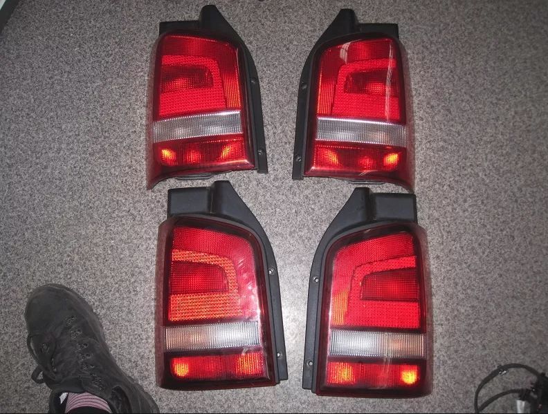 Фонарь задний запчасти Volkswagen vw t5 фольксваген т5 запчастини