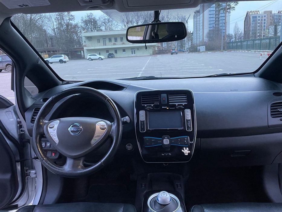 Продам Nissan Leaf собственник