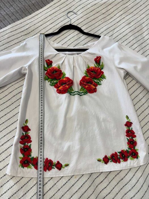 Вишиванка жіноча ручної роботи бісером (Чехія) Маки
