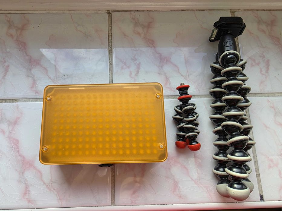 Lampa diodowa Aputure Amaran AL H160 + dwa statywy Joby