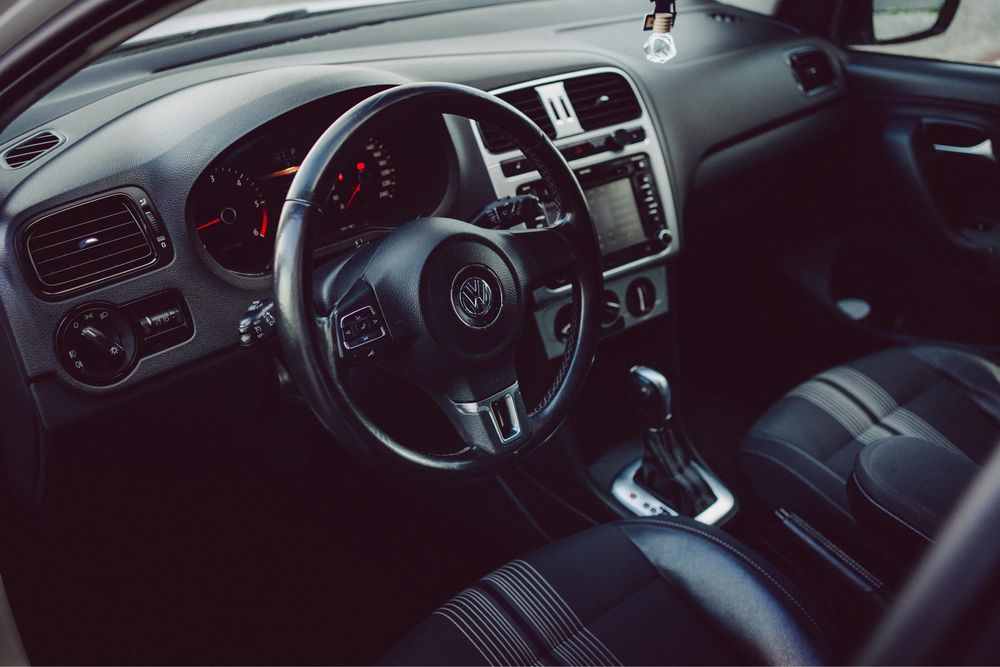 Volkswagen Polo 1.6 TDI caixa DSG